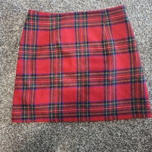 Size Medium Pink Lily Plaid High-Rise Mini Skirt